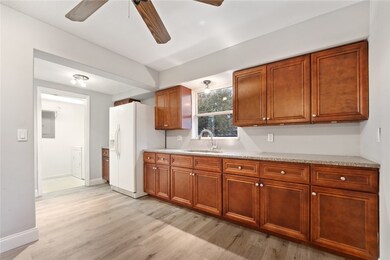 1389 Stanley Ln, Melbourne, FL 32935 - photo 4