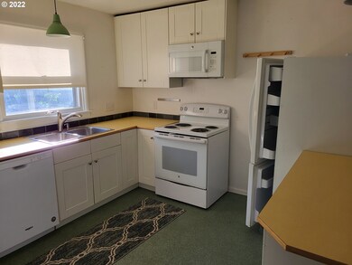 240 N Humbolt St, Canyon City, OR 97820 - photo 5