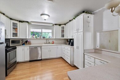 22-321 SW I St-22