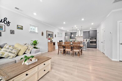 living room/kitchen