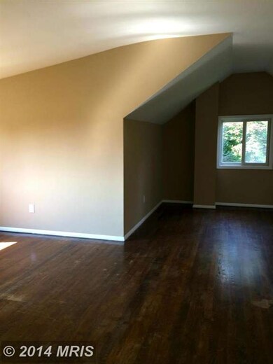 3608 Hallmark Ct, Parkville, MD 21234 - photo 5