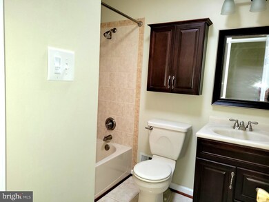 2512 Tabor Ct, Woodbridge, VA 22191 - photo 7