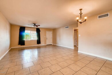 8111 W Westview Dr unit 5, Phoenix, AZ 85033 - photo 6