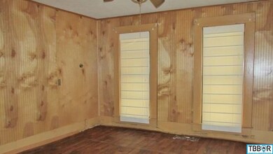 124 Pine St, Eddy, TX 76524 - photo 7