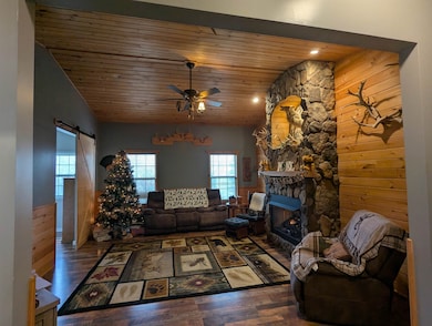 240 Walnut Ln, Grayson, KY 41143 - photo 2