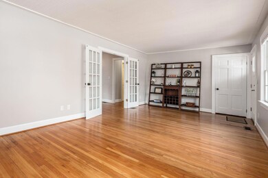 669 Garden Rd, Columbus, OH 43214