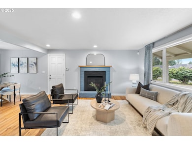 7402 SW Locust St, Portland, OR 97223 - photo 5