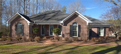 725 Maplewood Ln, Statesville, NC 28625 - photo 2