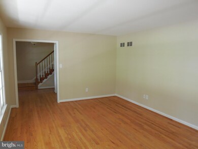 641 W Country Club Dr, Purcellville, VA 20132 - photo 4