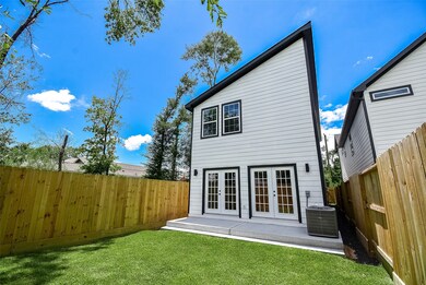 7902 Sealey St, Houston, TX 77088 - photo 2