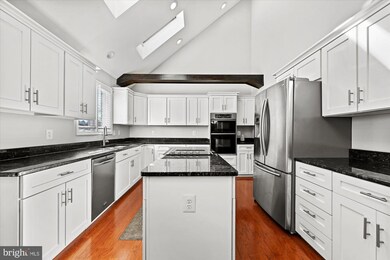 8524 Paddockview Dr, Gaithersburg, MD 20882 - photo 4