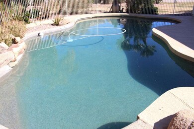 Sparkling Pebble-tech Pool