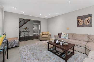 2238 Appleby Dr, Wheaton, IL 60189 - photo 4