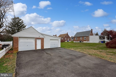 2000 Filbert St, York, PA 17404 - photo 3