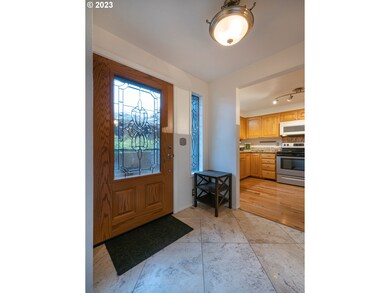 2279 Ridgeway Dr, Eugene, OR 97401 - photo 2