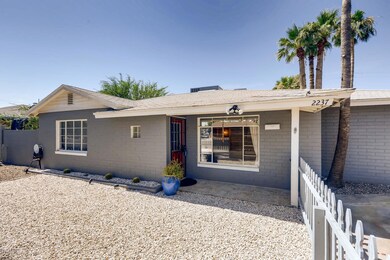 2237 E Osborn Rd Phoenix AZ-large-003-00