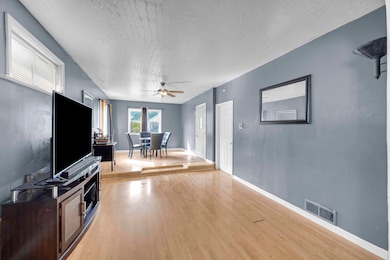 951 Wilcox St, Hammond, IN 46320 - photo 4