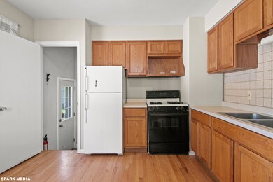 9936 Drury Ln, Westchester, IL 60154 - photo 7