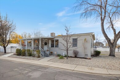11228 S Jordan View Dr unit 27, Sandy, UT 84070 - photo 2