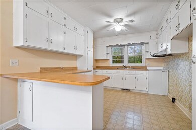 227 Oakgrove Rd, Asheboro, NC 27205 - photo 6