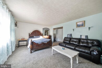 4935 Chester Creek Rd, Brookhaven, PA 19015 - photo 4