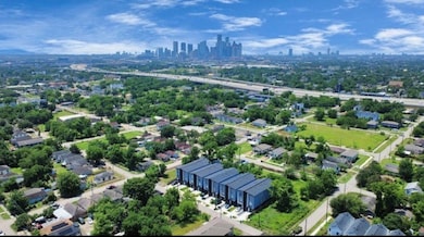 2205 Staples St unit B, Houston, TX 77026 - photo 7