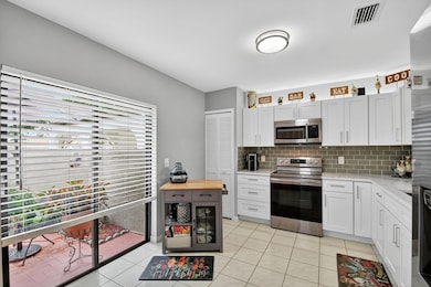 5710 Parkwalk Cir E, Boynton Beach, FL 33472 - photo 7