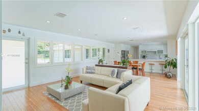 LIVING ROOM WITH FRONT VIEW