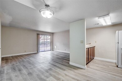 5152 River Glen Dr unit 465, Las Vegas, NV 89103 - photo 4
