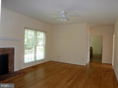 30122 Merchant Ct, Great Falls, VA 22066 - photo 6