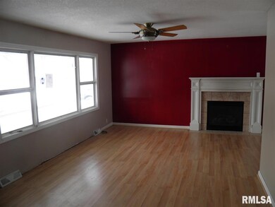 43 Parklane Cir, Bettendorf, IA 52722 - photo 4