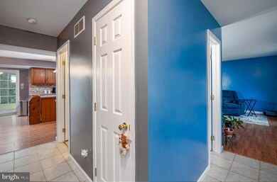 3405 Mohawk Dr, Reading, PA 19608 - photo 4