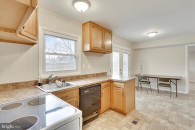2706 Keystone Ln, Bowie, MD 20715 - photo 4