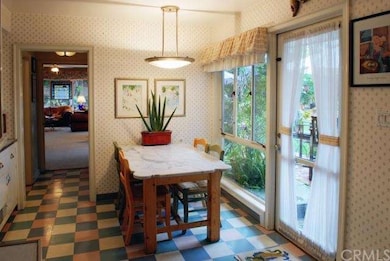 Spacious Family Style Kitchen Dining is in additio