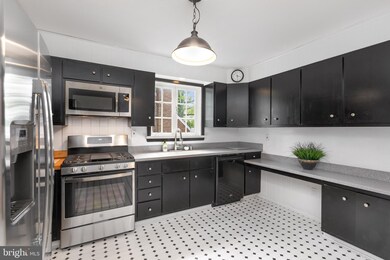 2837 Cleave Dr, Falls Church, VA 22042 - photo 7