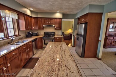 914 Clearview Rd, Moscow, PA 18444 - photo 5