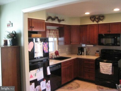 354 Dameron S, Laurel, MD 20724 - photo 3