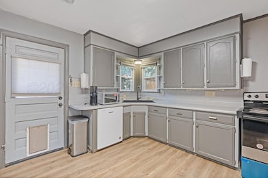 1304 Beverly-16