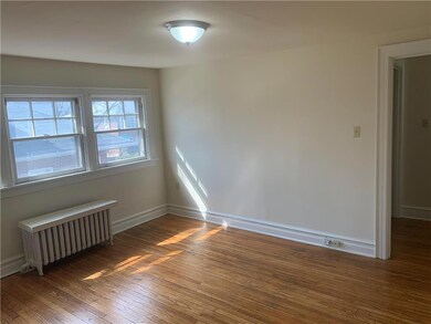 2403 W Allen St unit 3rd Fl, Allentown, PA 18104 - photo 5