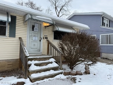 5220 Forest Ave, Maple Heights, OH 44137 - photo 3