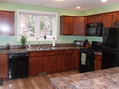 Spacious Kitchen w/plenty of Cabinets and Counter 