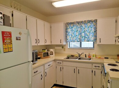 Lots of cabinets
