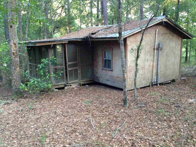 Has electric, toilet and sink. Only good as rough 
