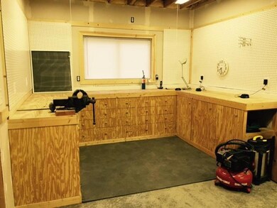 7607 Schweiger St, Shawnee, KS 66217 - photo 6