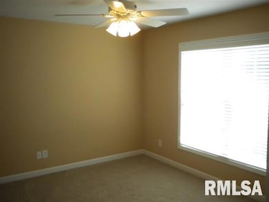 5200 Villa Dr unit 6, Davenport, IA 52806 - photo 6