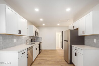 807 E Fairmount Ave unit A, Phoenix, AZ 85014 - photo 7