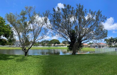 6206 Indian Forest Cir, Lake Worth, FL 33463 - photo 5