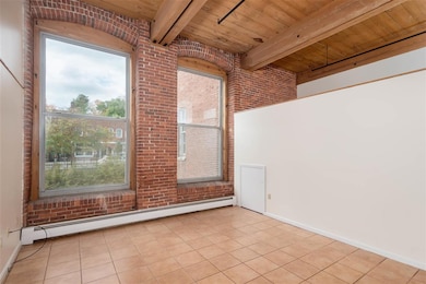 Rivermoor Landing unit 38, Newmarket, NH 03857 - photo 3