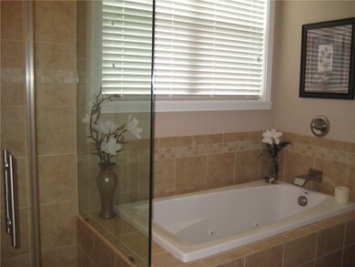 Master Bath Jacuzzi Tub