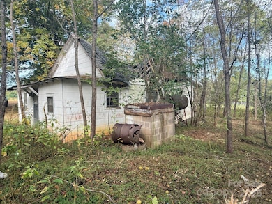 2048 Rader Cir, Morganton, NC 28655 - photo 6